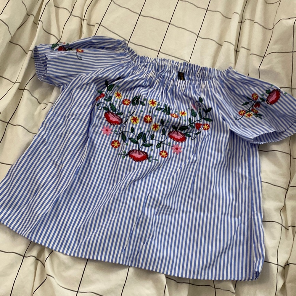 Off shoulder vintage top